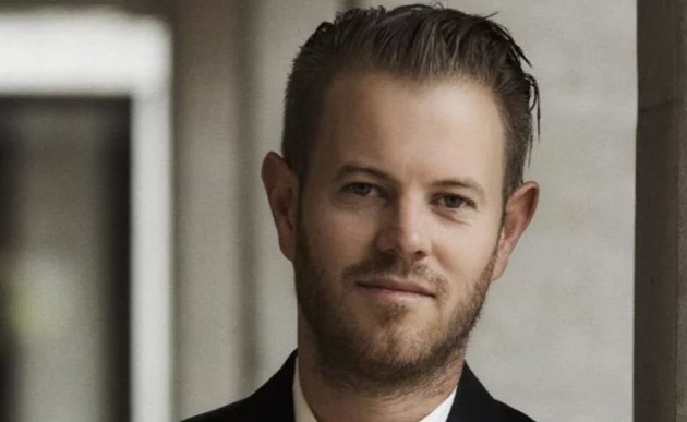 Executives who need a flaming bag of excrement on their doorstep - DickAtYourDoor